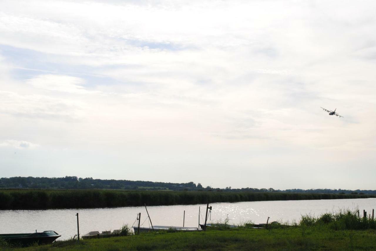 Gite Le Sainte Mere Eglise Bagian luar foto
